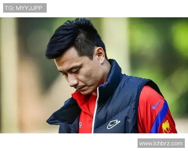 中国足球无名球星崛起：从默默无闻到闪耀赛场的成长之路