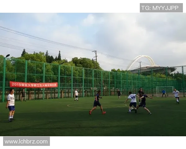 足球星耀金杯荣耀再起激情对决点燃赛场热血盛宴 足球星耀金杯荣耀再起激情对决点燃赛场热血盛宴